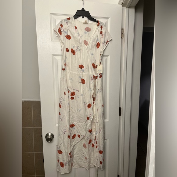 a.n.a Dresses & Skirts - Ana white red floral wrap dress